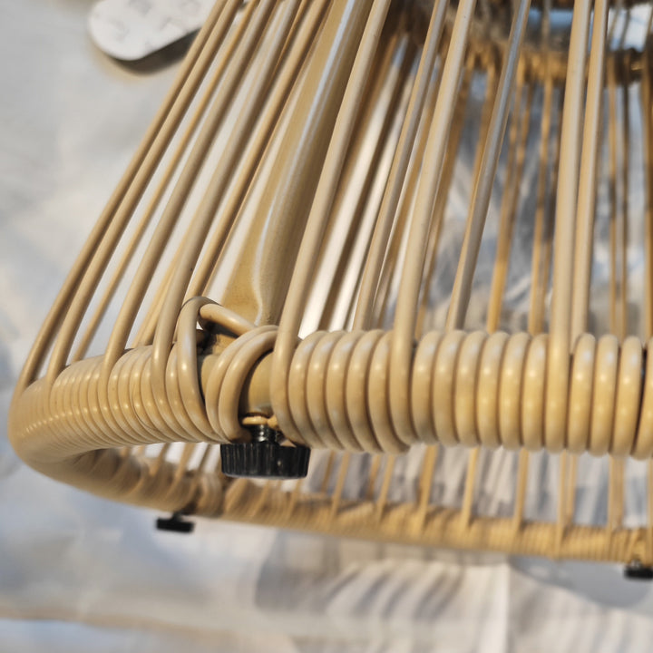 Mesa Auxiliar de Vime Sintético Mesa de Centro Redonda com Bancada de Vidro Temperado e Estrutura de Metal Carga Máxima 30 kg para Pátio Jardim Varanda Ø40x42 cm Bege