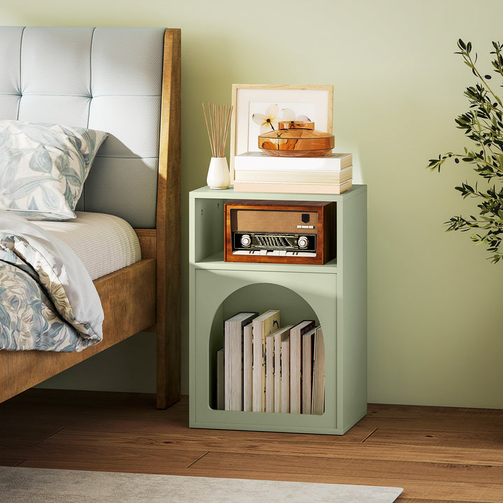 Mesa de Cabeceira Moderna Mesa de Cabeceira Estreita com 2 Compartimentos Abertos Desenho em Forma de Arco Mesa Auxiliar para Sala de Estar Quarto 40x30x60 cm Verde