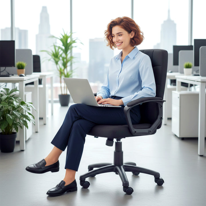 Cadeira de Escritório Cadeira de Escritório Giratória com Altura Ajustável e Apoio para os Braços Estilo Moderno Carga 120 kg para Estudio 59x63x96-105,5 cm Preto