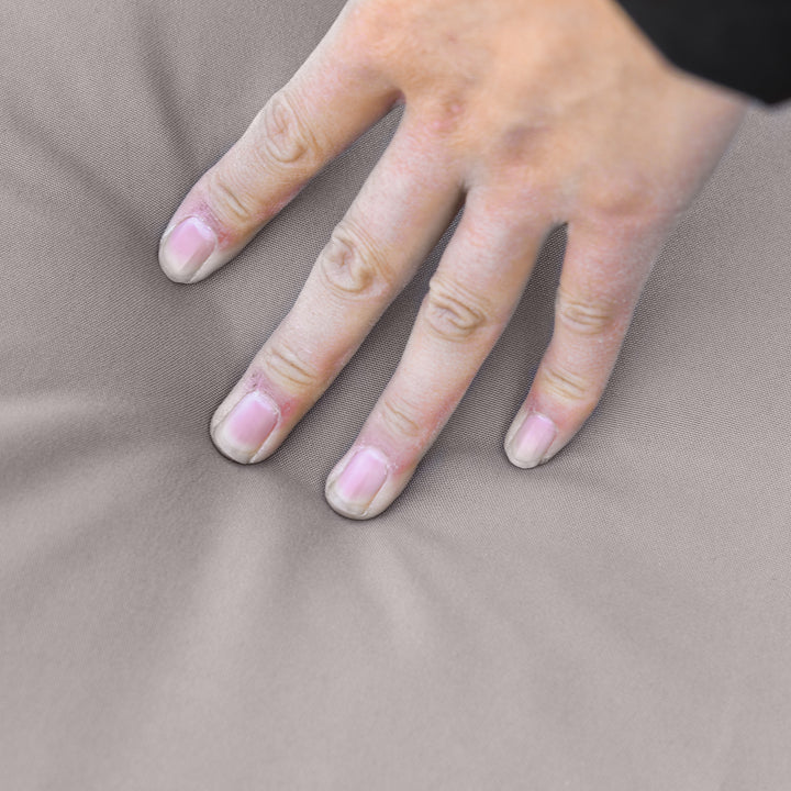 Espreguiçadeira de Vime Reclinável Espreguiçadeira de Jardim com Forma de S com 2 Rodas Encosto Ajustável em 5 Posições e Almofada Amovível para Pátio Varanda 207x70x70 cm Cinza