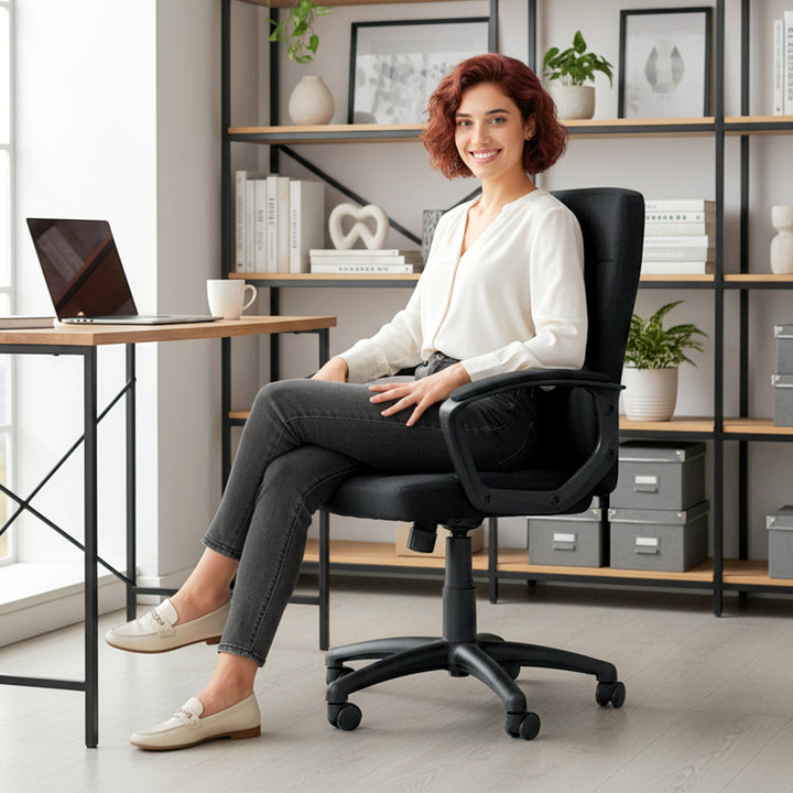 Cadeira de Escritório Cadeira de Escritório Giratória com Altura Ajustável e Apoio para os Braços Estilo Moderno Carga 120 kg para Estudio 59x63x96-105,5 cm Preto