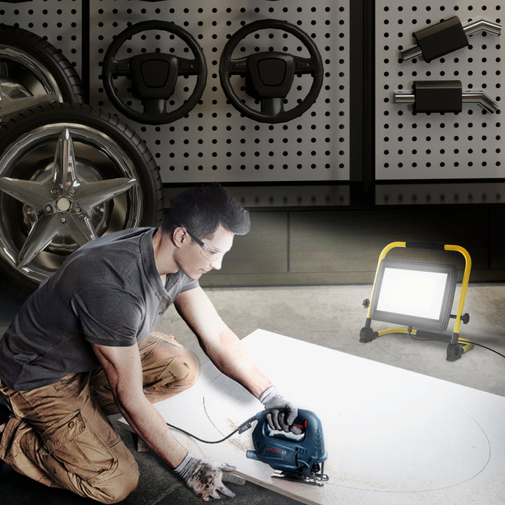 Projetor LED Recarregável com Cabeças e Suporte Ajustáveis 100W 8500 Lúmenes IP65 6500K Refletor LED Resistente à Intemperie Portátil com Pega para Interior e Exterior 35x20x32 cm Amarelo e Preto