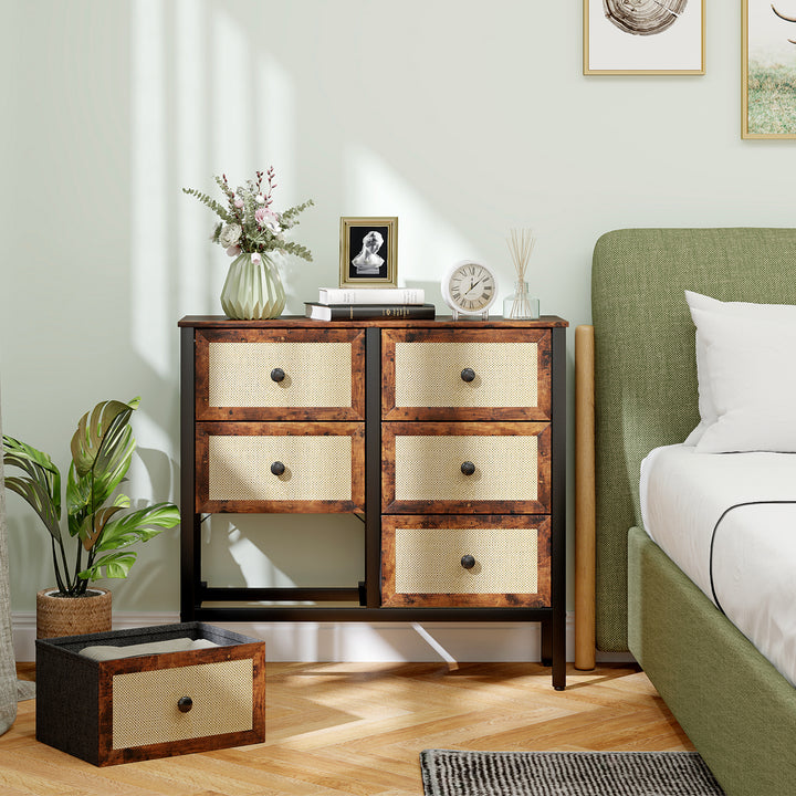 Cómoda para Dormitório Cómoda de Tecido com 6 Gavetas Dobráveis com Frentes de Vime e Estrutura de Aço Cómoda para Dormitório Sala de Estar 88x30x83 cm Marrom Rústico