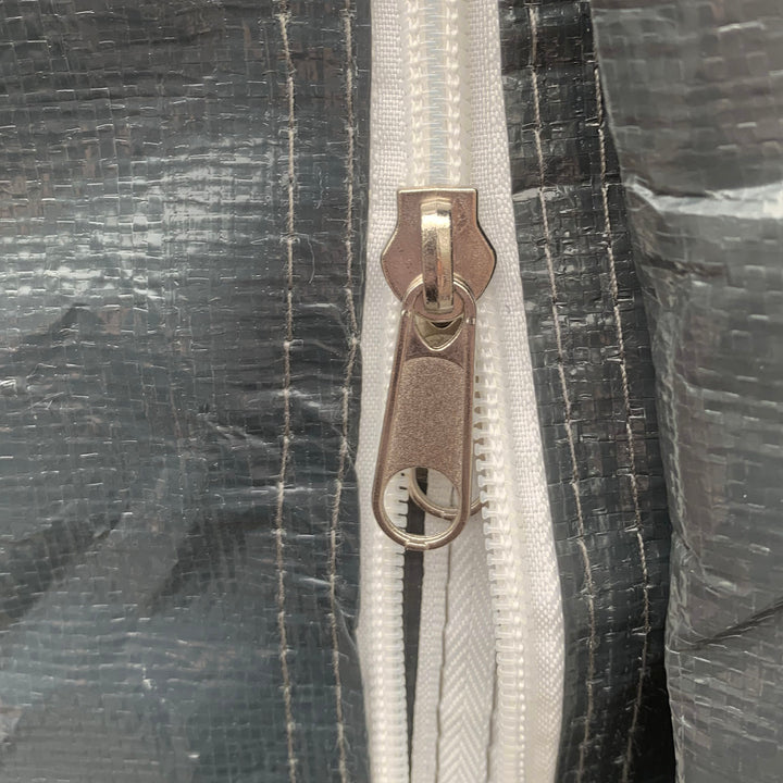 Abrigo de Exterior para Ferramentas Bicicleta 2,8x2,4x2,4 m Abrigo de Armazenamento com 2 Portas com Fecho de Correr Impermeável Anti-UV para Jardim Cinza