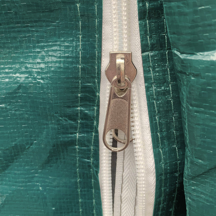 Abrigo de Exterior para Ferramentas Bicicleta 2,4x2x2,02 m Abrigo de Armazenamento com 2 Portas com Fecho de Correr Impermeável Anti-UV para Jardim Verde