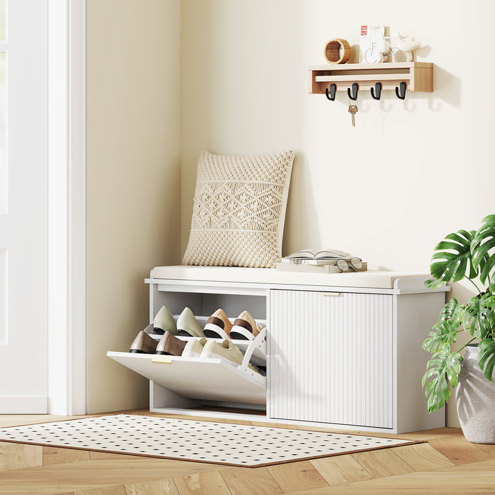 Banco Sapateira Móvel Sapateira Estreito Banco de Entrada com Assento Estofado 2 Caixas Rebatível e Painel de Ripas para Entrada Quarto Sala de Estar 104x26x47,5 cm Branco