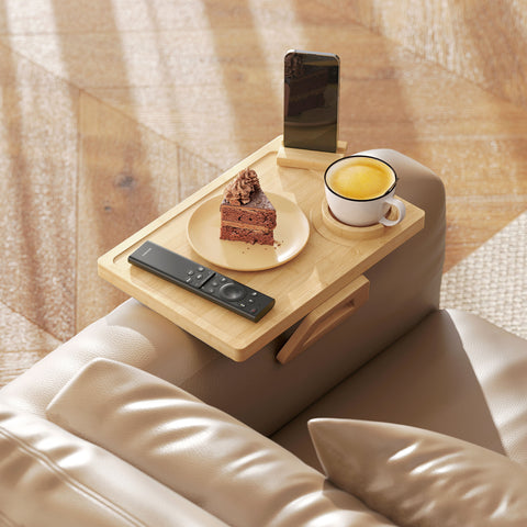 Bandeja para Apoio de Braço de Sofá Flexível em Bambu Bandeja de Braço para Sofá com Porta-Copos Extraível Mesa Lateral com Dobradiças e Suporte Giratório 360° para Telemóvel Snacks Bebidas 33x23x5 cm Madeira