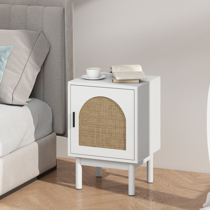 Mesa de Cabeceira Mesa de Cabeceira com Porta de Vime Prateleira Ajustável e Pés de Madeira Estilo Boémio Mesa Auxiliar para Sala de Estar Quarto 40x35x58 cm Branco