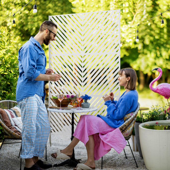 Biombo de Exterior Separador de Ambientes com 3 Peças com Padrão de Linhas Transversais e Estrutura de Aço Ecrã de Privacidade para Pátio Varanda Jardim 122x45x198 cm Branco