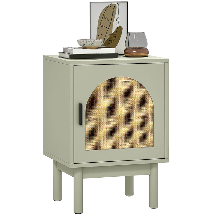 Mesa de Cabeceira Mesa de Cabeceira com Porta de Vime Prateleira Ajustável e Pés de Madeira Estilo Boémio Mesa Auxiliar para Sala de Estar Quarto 40x35x58 cm Verde Claro
