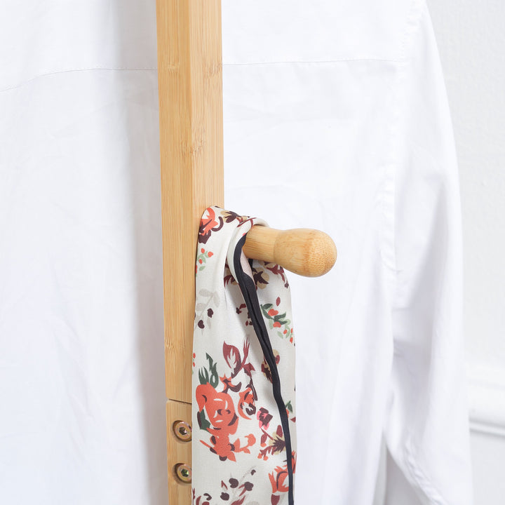 Cabide de Pé de Bambu Cabide de Pé para Roupas com 2 Ganchos e 3 Barras Suspensas para Entrada Corredor Dormitório Estilo Moderno 36x24x168cm Madeira